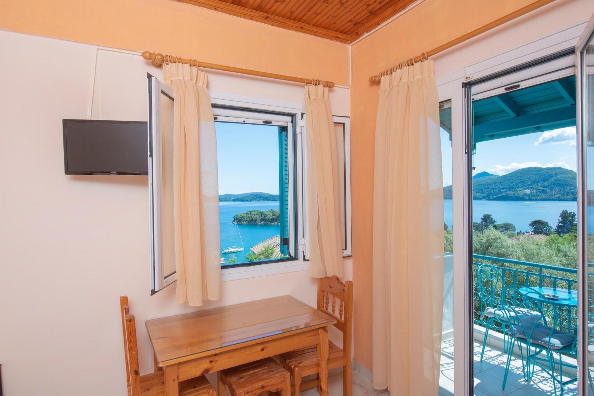 Bella Vista Aparthotel Nidhrion Exteriör bild