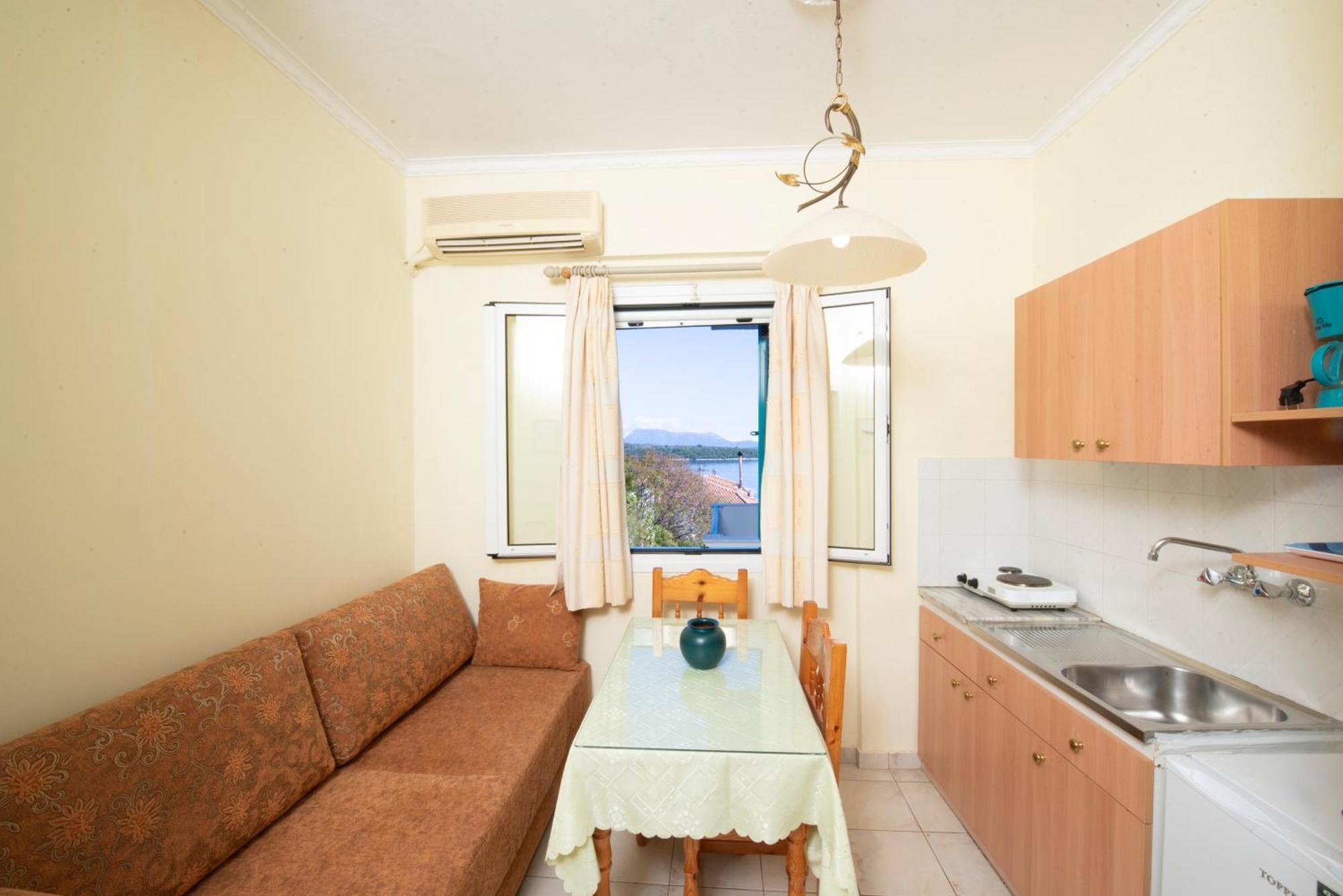 Bella Vista Aparthotel Nidhrion Exteriör bild