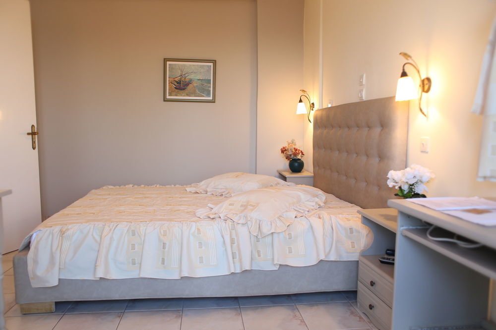 Bella Vista Aparthotel Nidhrion Exteriör bild